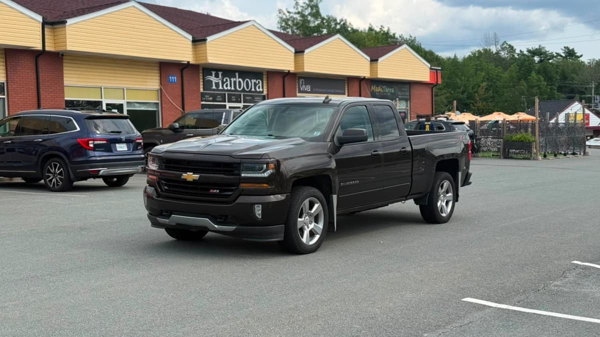2018 Chevrolet SILVERADO 1500 LT 4WD DOUBLE CAB 143.5
