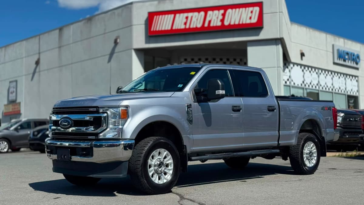 2022 Ford F-250 XLT SUPER DUTY SRW 4WD Crew Cab 6.75' Box 6.2L V8 FLEX-FUEL