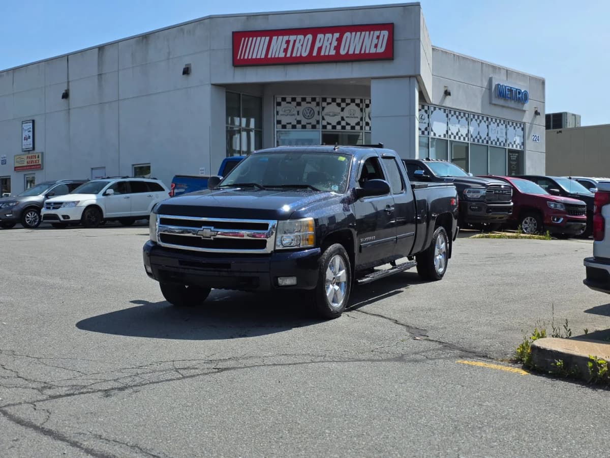 2010 Chevrolet SILVERADO 1500 LTZ 4WD Ext Cab 143.5" 5.3LFLEX-FUEL V8