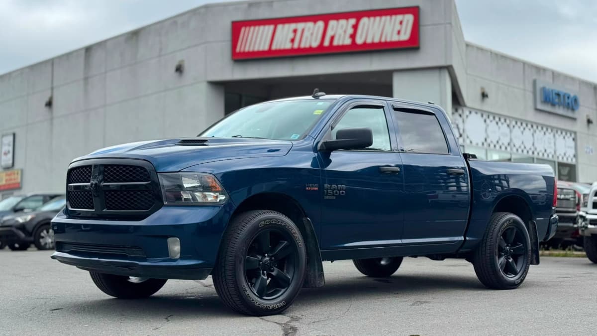 2021 RAM 1500 CLASSIC EXPRESS 4x4 Crew Cab 5'7" Box 5.7L V8