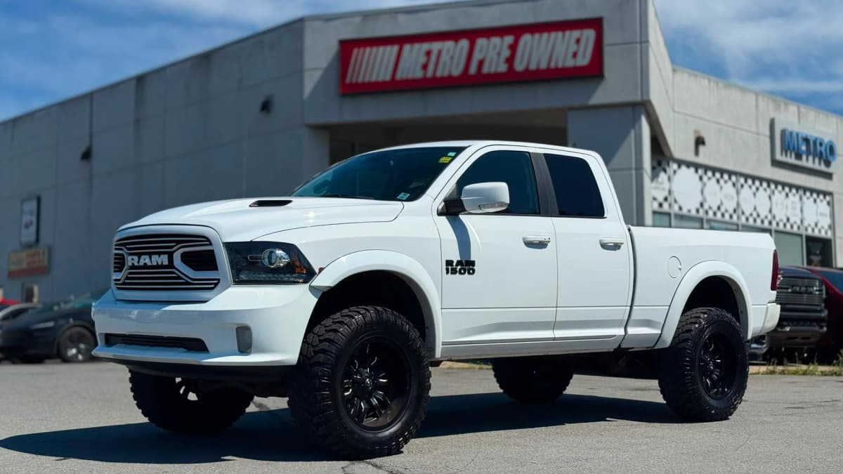 2018 RAM 1500 SPORT 4x4 Quad Cab 6'4" Box 5.7L HEMI V8