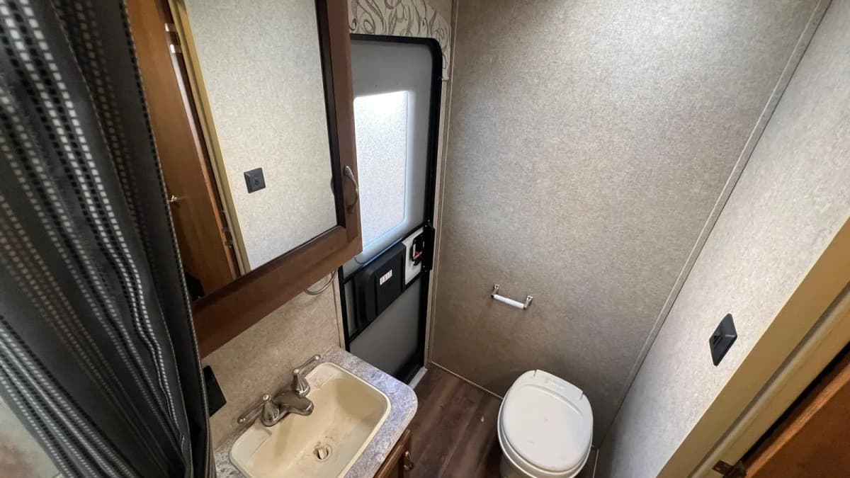 2017 Trailer 2017 COACHMAN Catalina Travel Trailer thumbnail 15